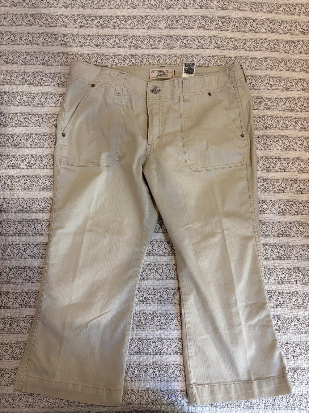 Levi’s Light Beige Cropped/Capris Pants
